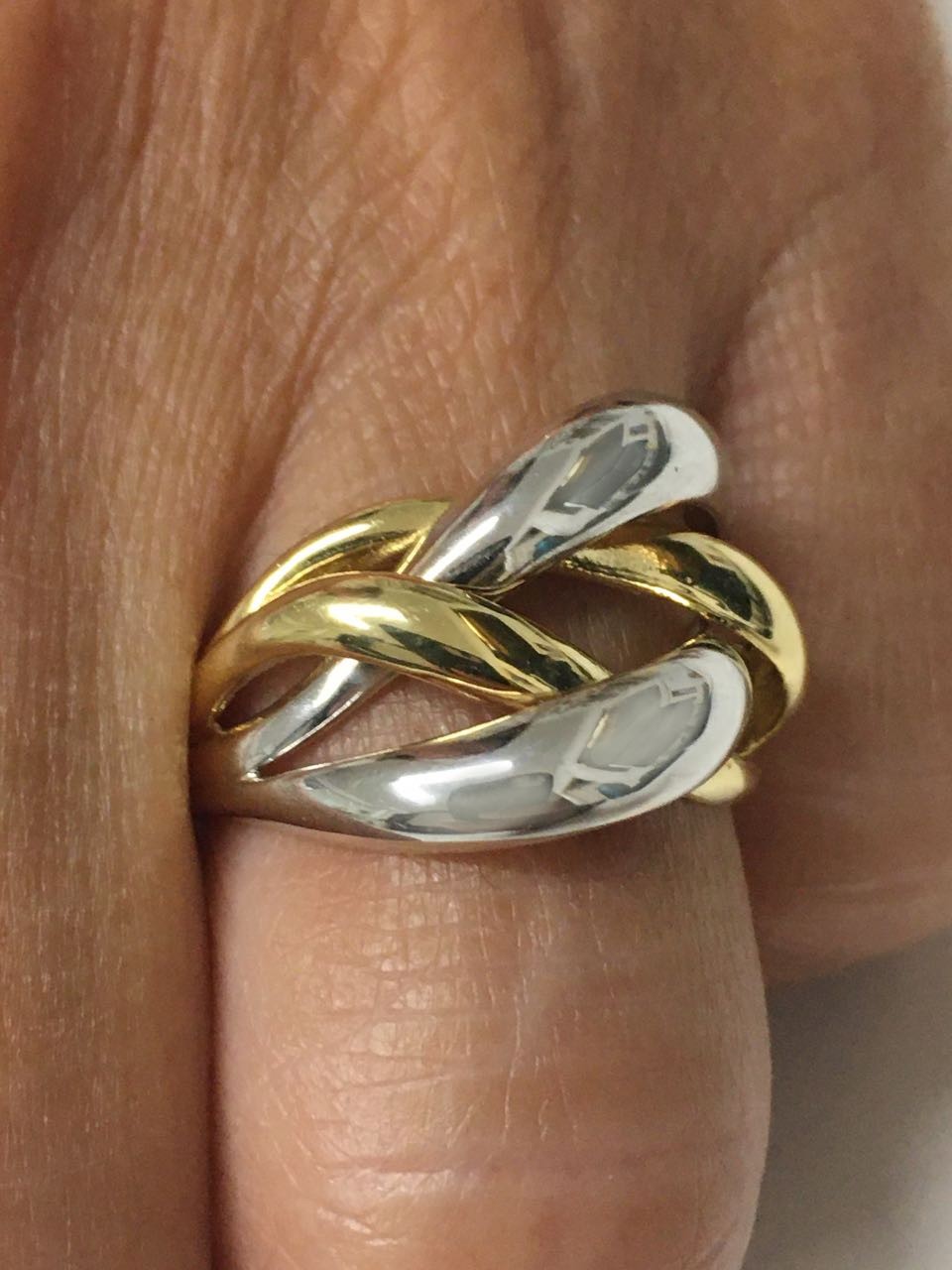 Anillo SIDIKA en oro blanco y amarillo con eslabones barbados - Roman Joyero