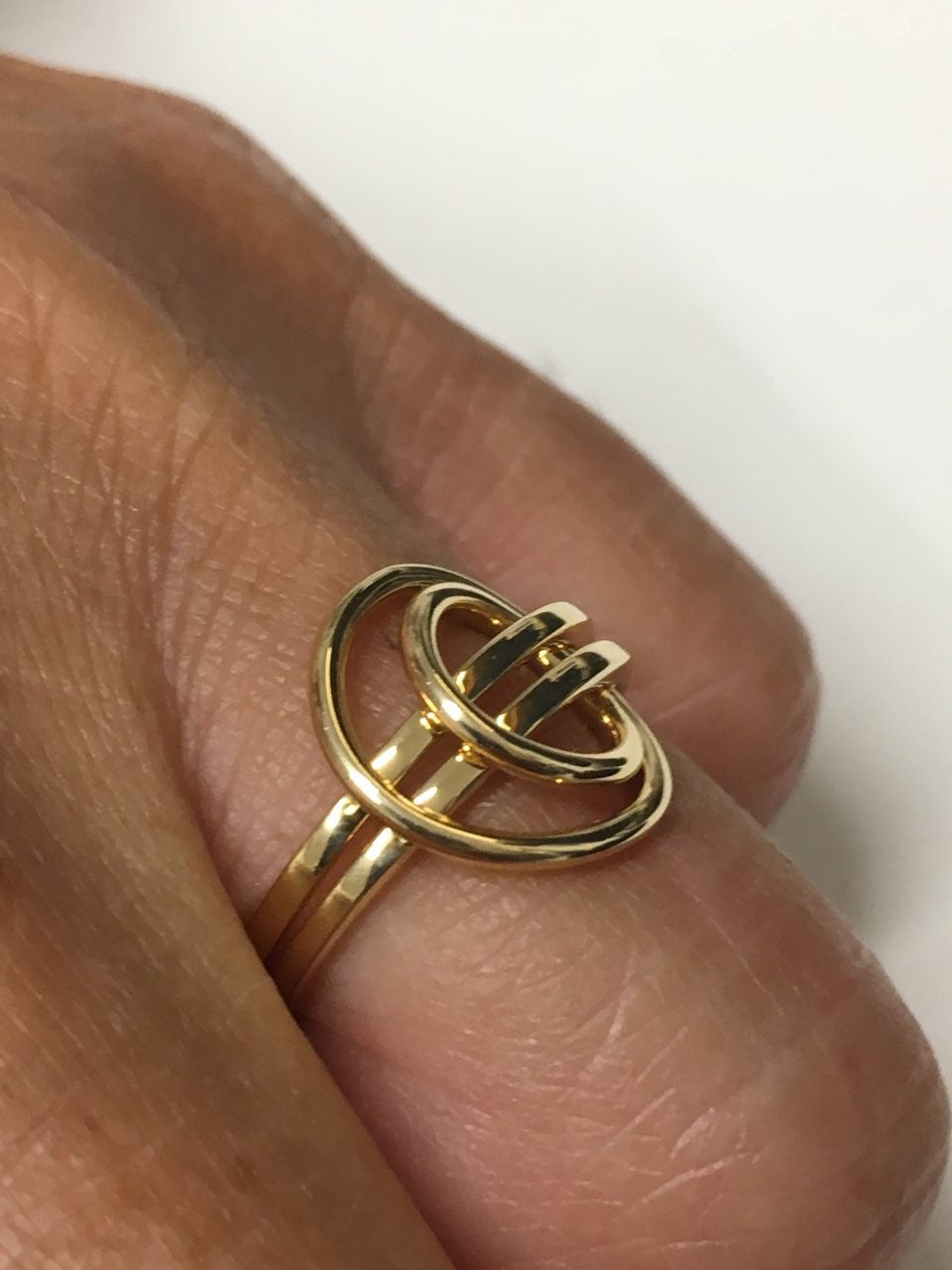 Anillo doble TUBA en oro amarillo de 18 kilates con 2 círculos - Roman Joyero