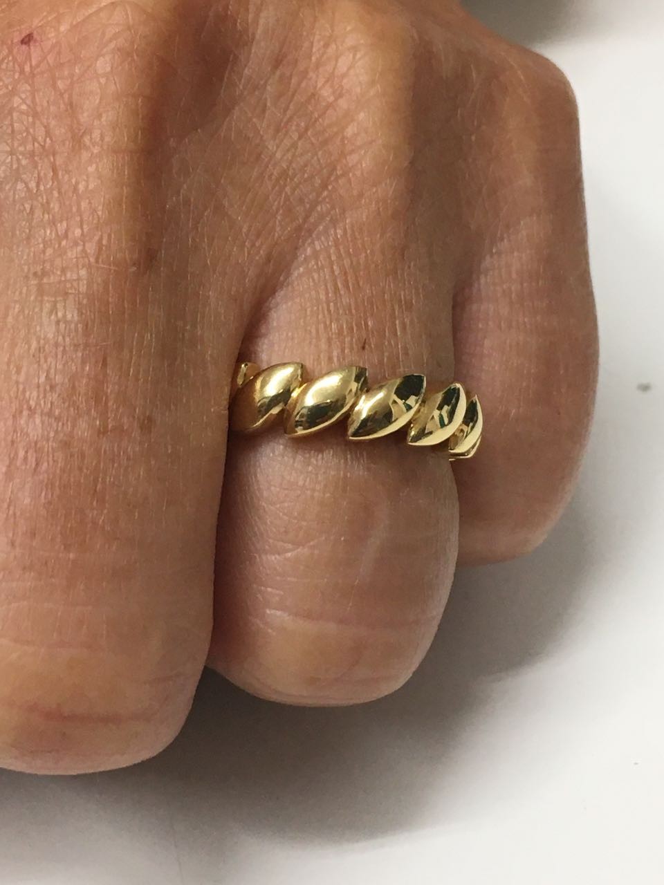 Anillo TULAY en oro amarillo de 18 kilates con gallones - Roman Joyero