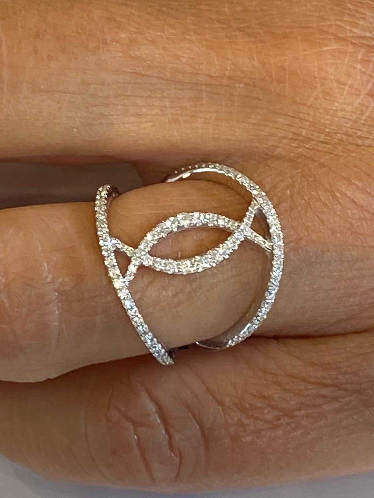 LEIADA, anillo de oro blanco con diamantes - Roman Joyero