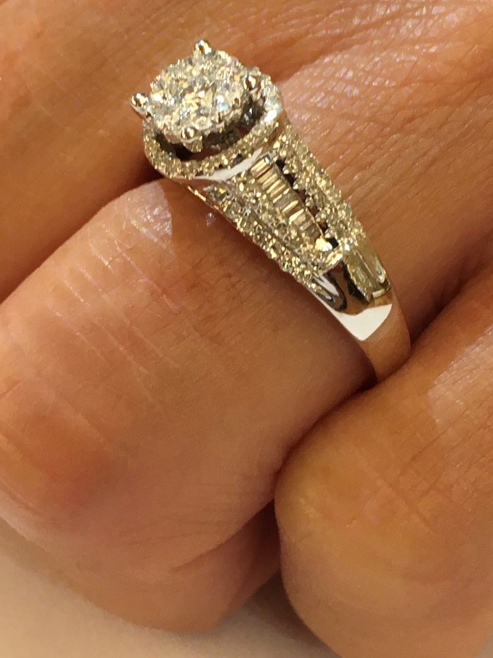 POMPEYA, anillo de oro blanco con diamantes - Roman Joyero