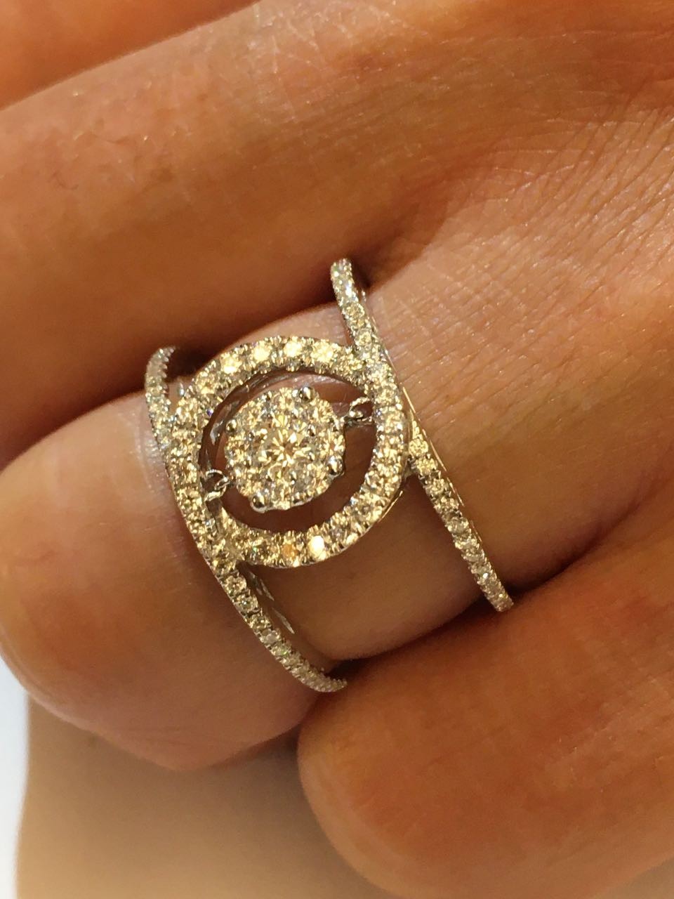 NORMANDIC, anillo de oro blanco y diamantes - Roman Joyero