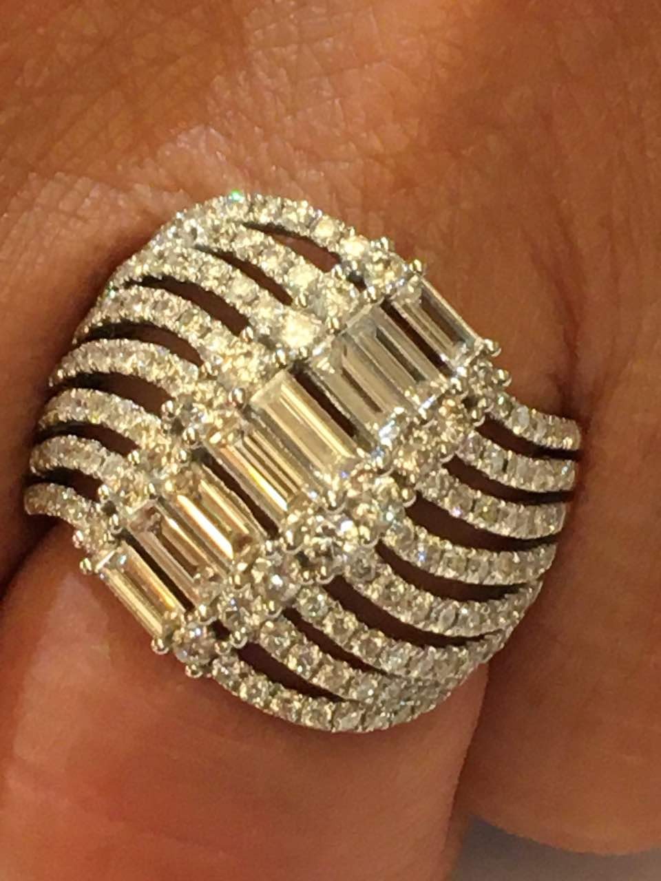 ANCORA, anillo de oro blanco y diamantes