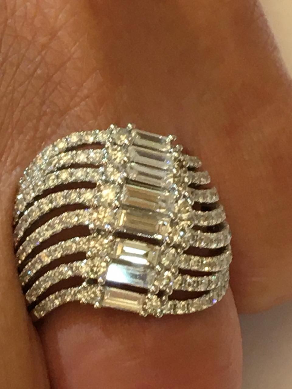 ANCORA, anillo de oro blanco y diamantes