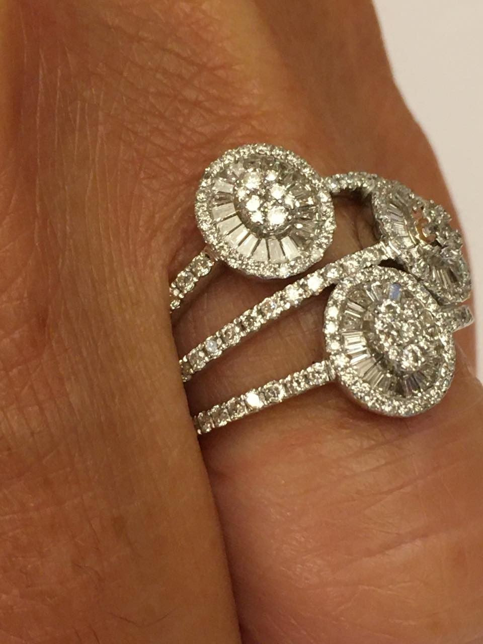 AVUTARDA, anillo de oro blanco y diamantes - Roman Joyero