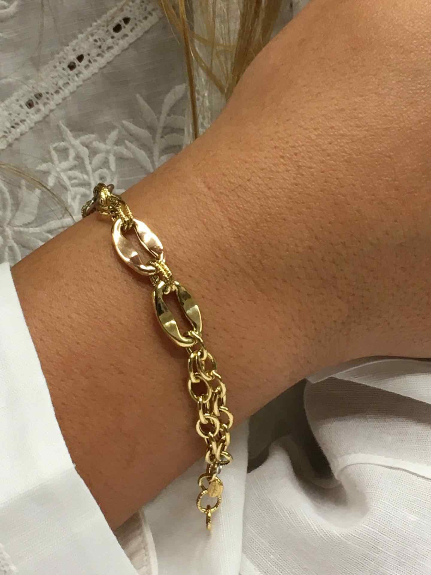 Pulsera KEDI distintos tramos de cadenas en oro 3 colores de 18 ktes