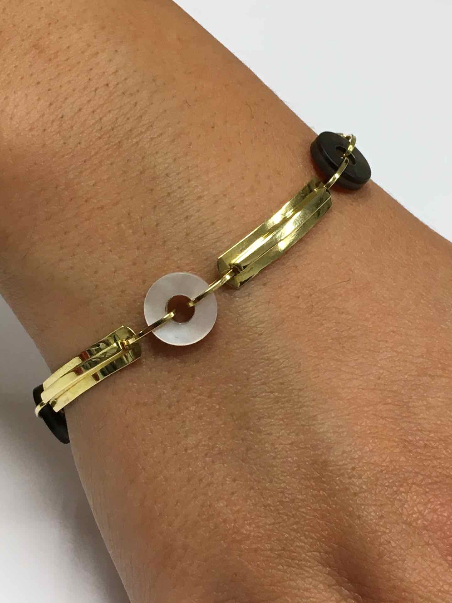 Pulsera MESUTE modernismo en oro de 18 ktes con nácar 2 colores - Roman Joyero