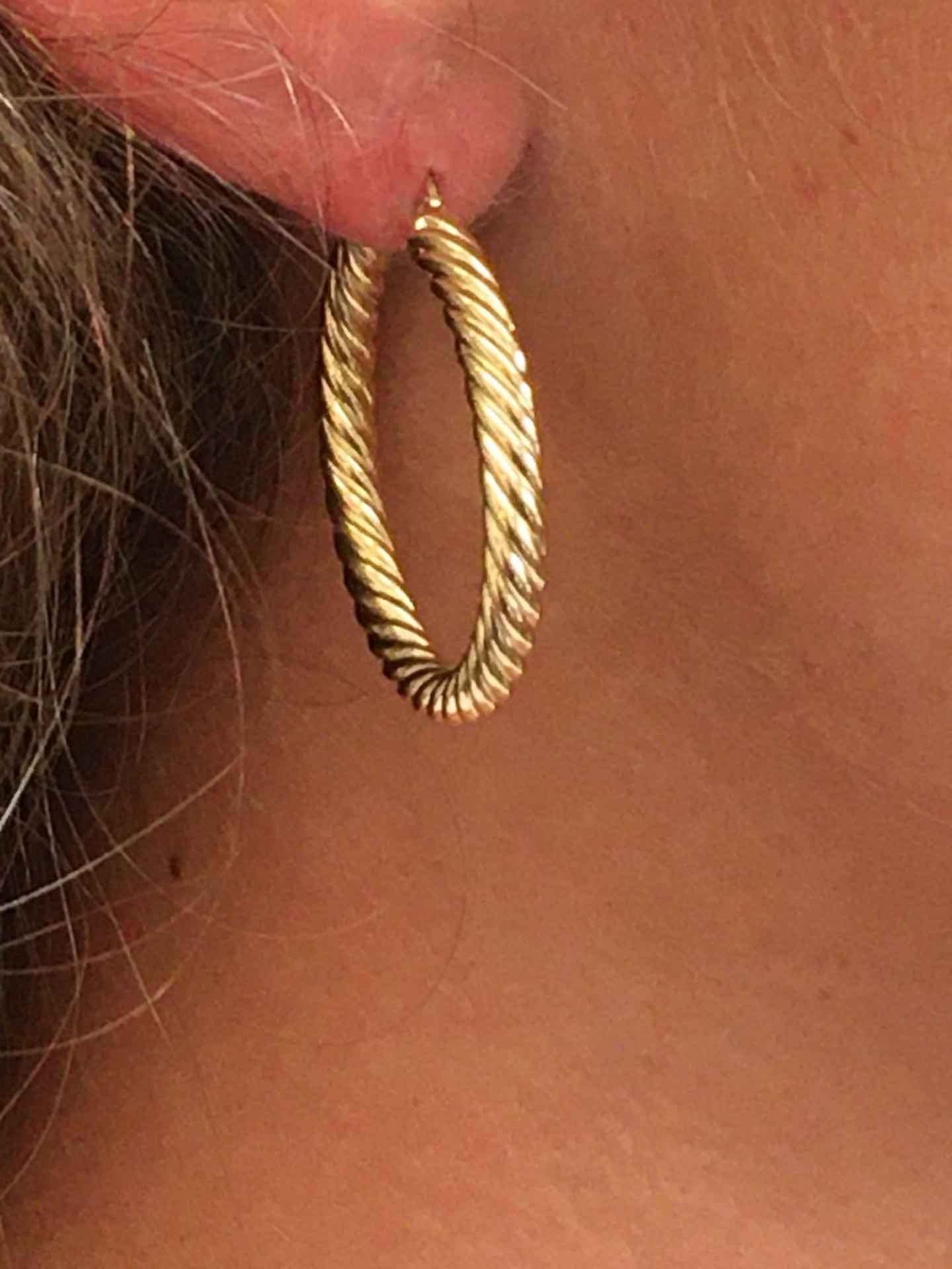 Aro con gallones ISMET en oro amarillo de 18 kilates y brillo - Roman Joyero