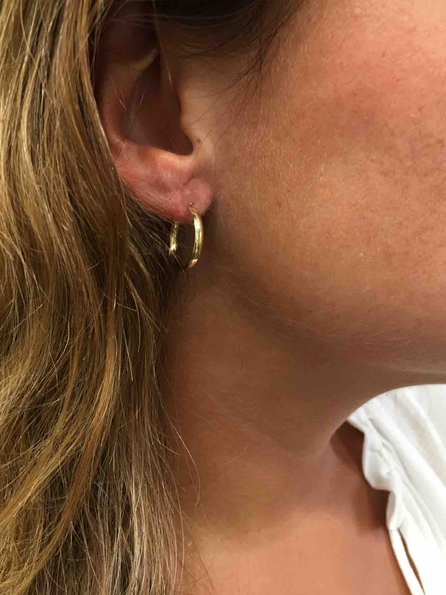 Argollas oro amarillo MERT huecas en 18 kilates muy ligeras - Roman Joyero