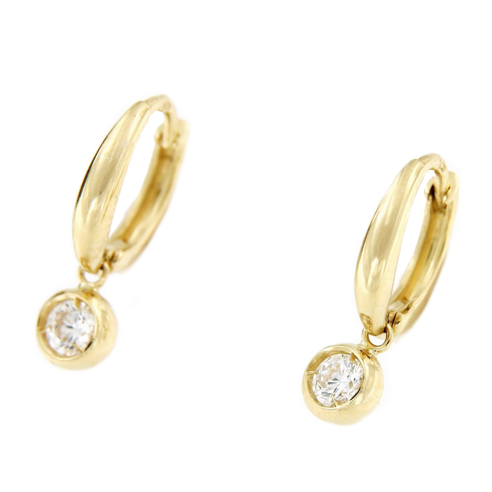 Pendientes argollas con circonita colgando BEYAZ en oro 18 kts - Roman Joyero