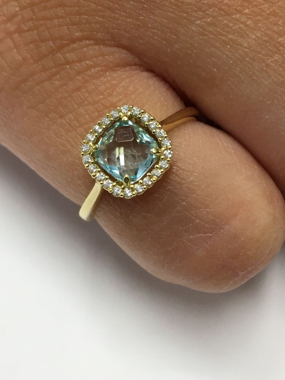 Anillo CEYLAN en oro amarillo 18kt cuarzo azul y circonitas - Roman Joyero