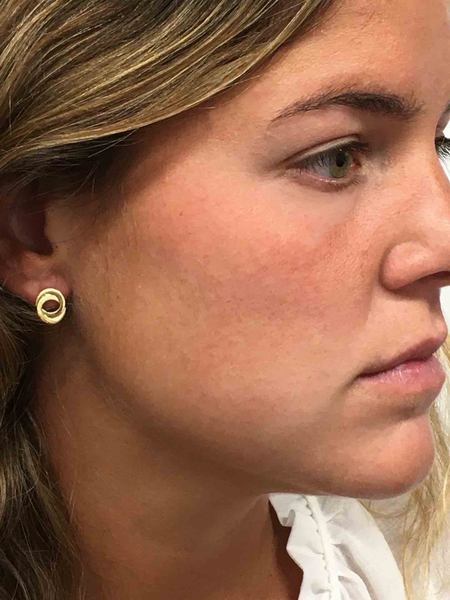 Pendiente SEYMA de oro 18 ktes con doble círculos entre lazados - Roman Joyero