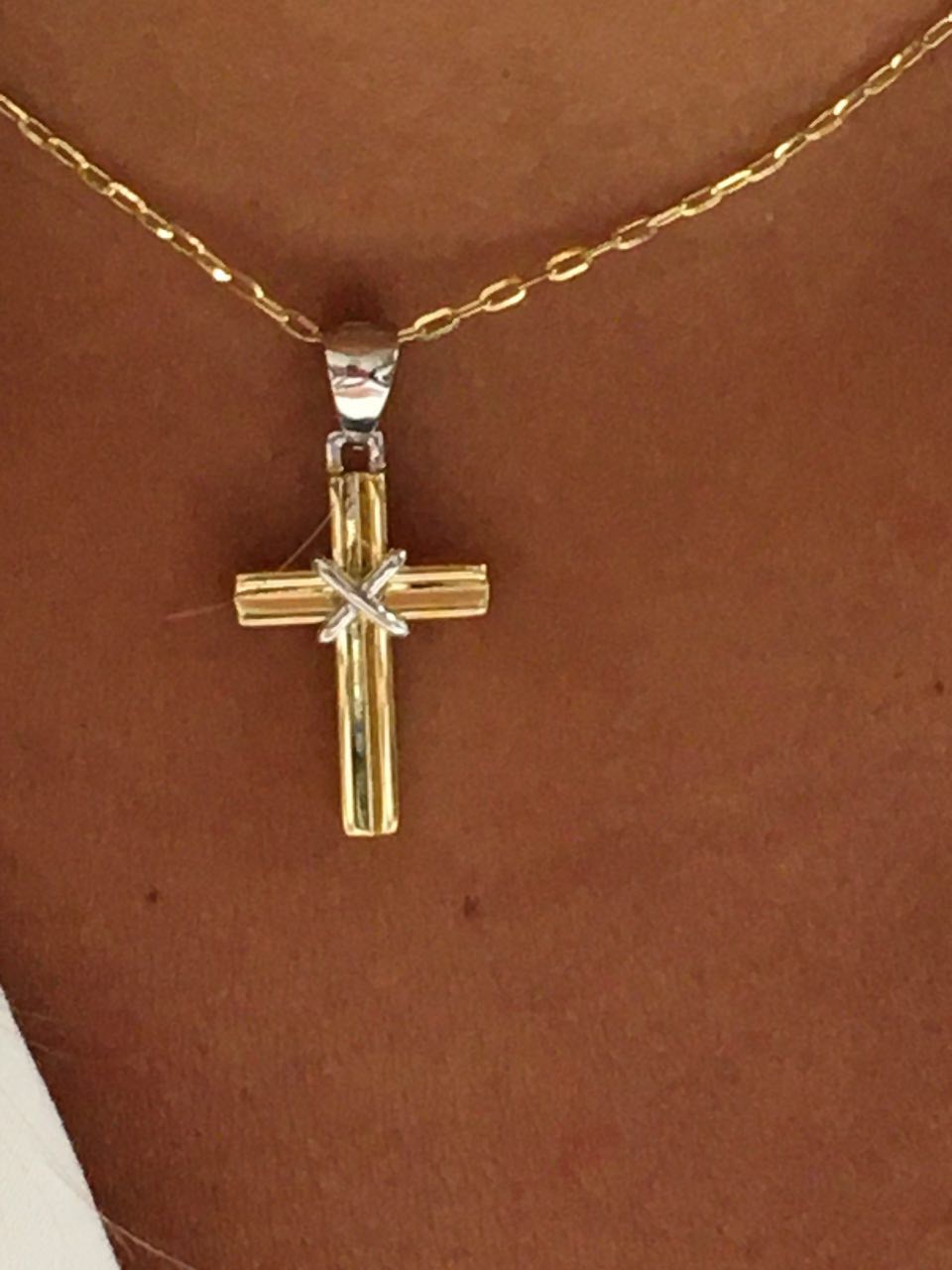 Cruz SULEIMAN en oro amarillo y detalle en blanco de 18 ktes - Roman Joyero