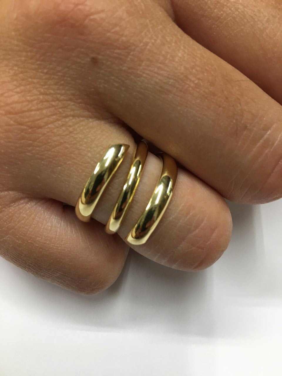 Anillo ligero SAMET en oro amarillo de 18 ktes con tres vueltas - Roman Joyero
