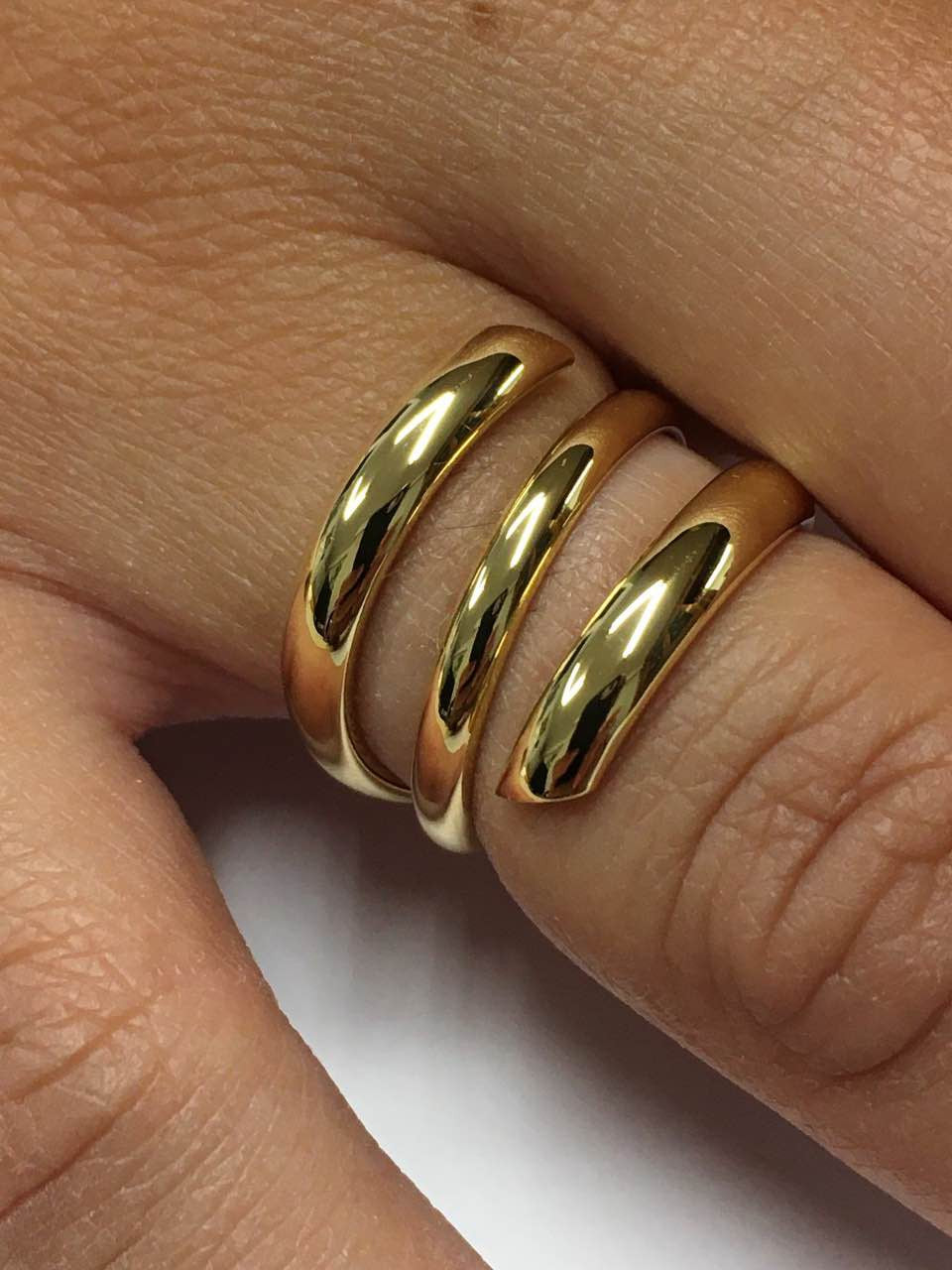 Anillo ligero SAMET en oro amarillo de 18 ktes con tres vueltas - Roman Joyero