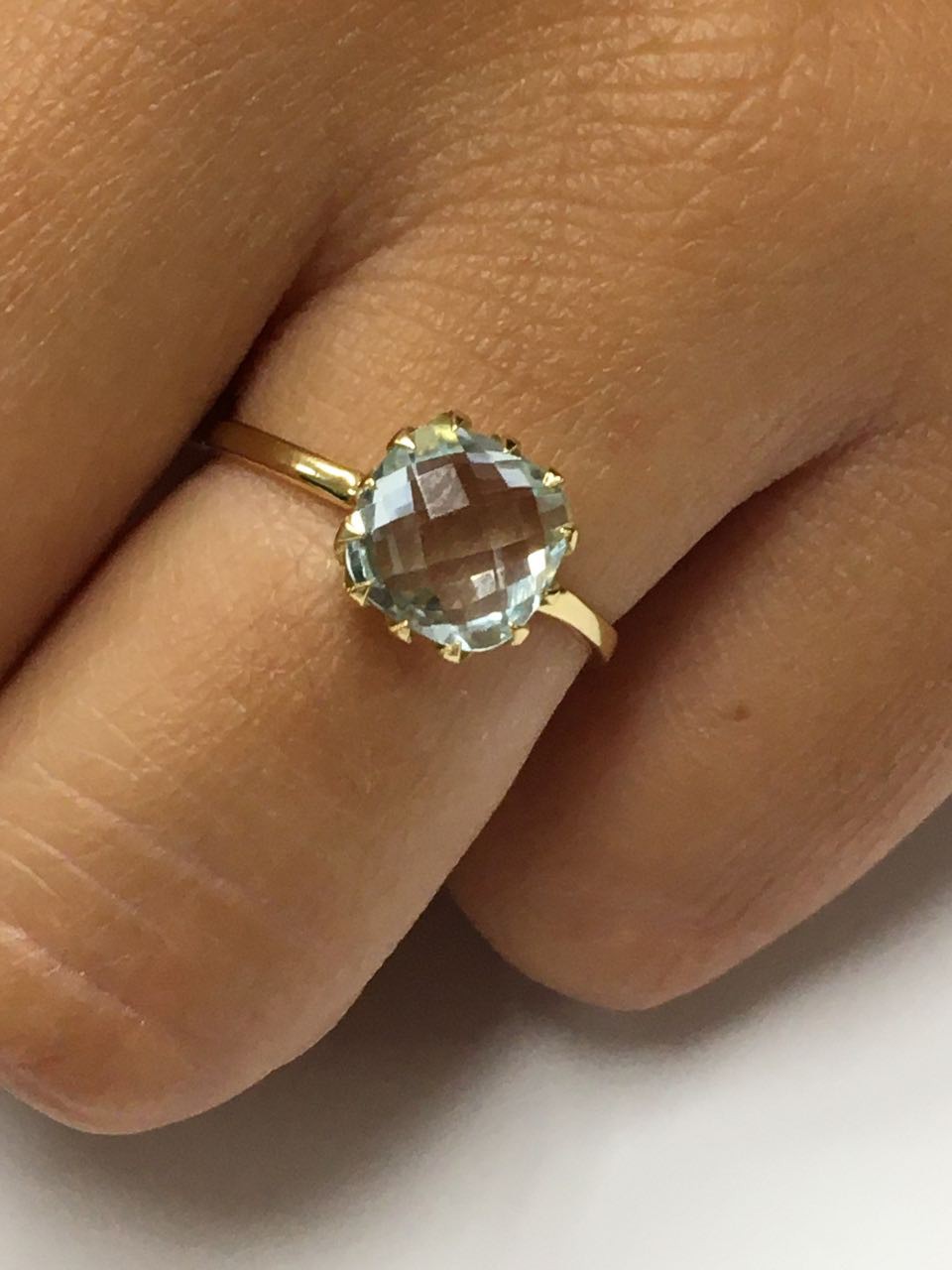 Anillo DADA en oro amarillo de 18 kilates con topacio azul - Roman Joyero