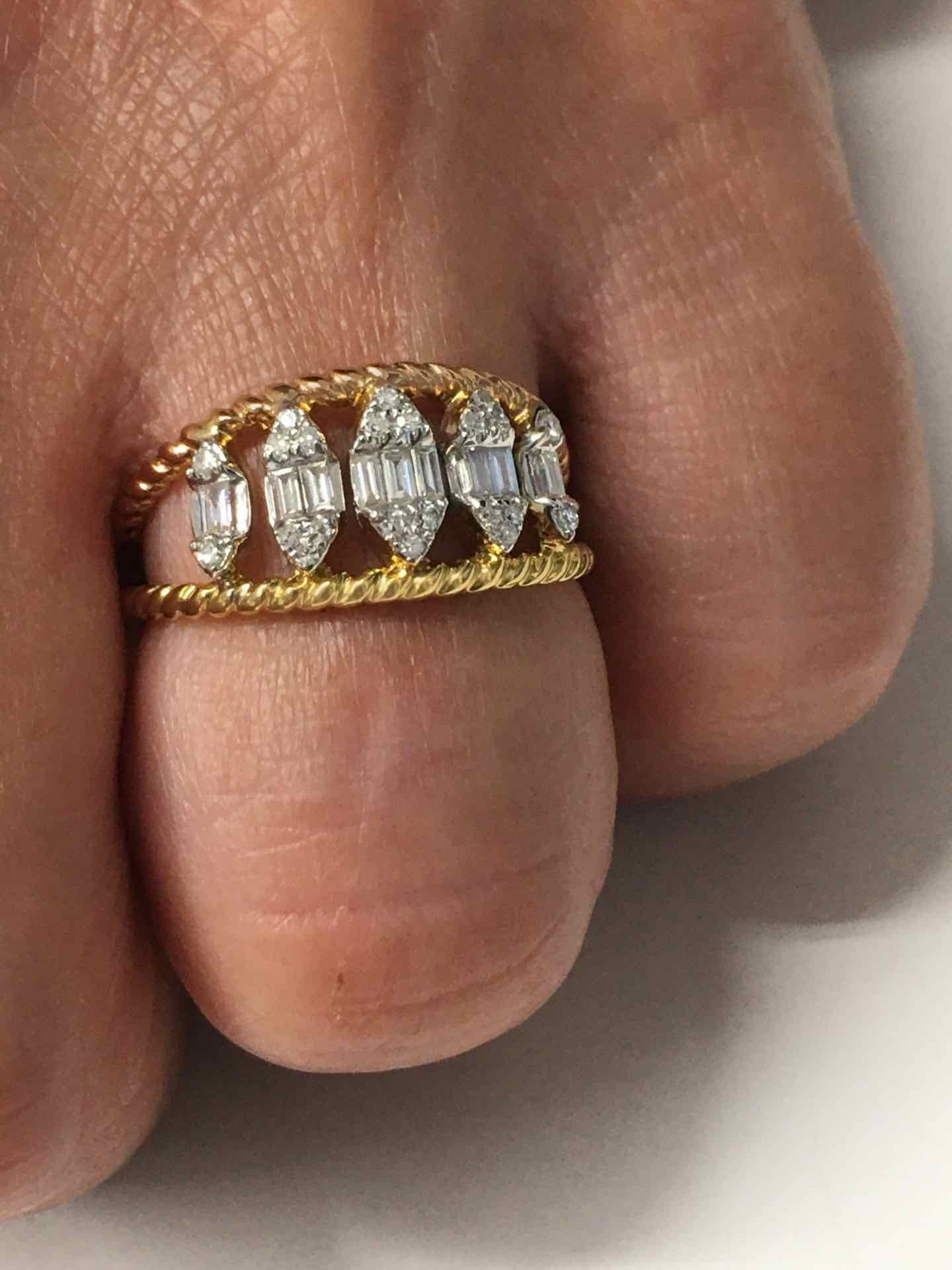 Anillo DILARAN en oro 3 colores de 18 kilates con brillantes - Roman Joyero