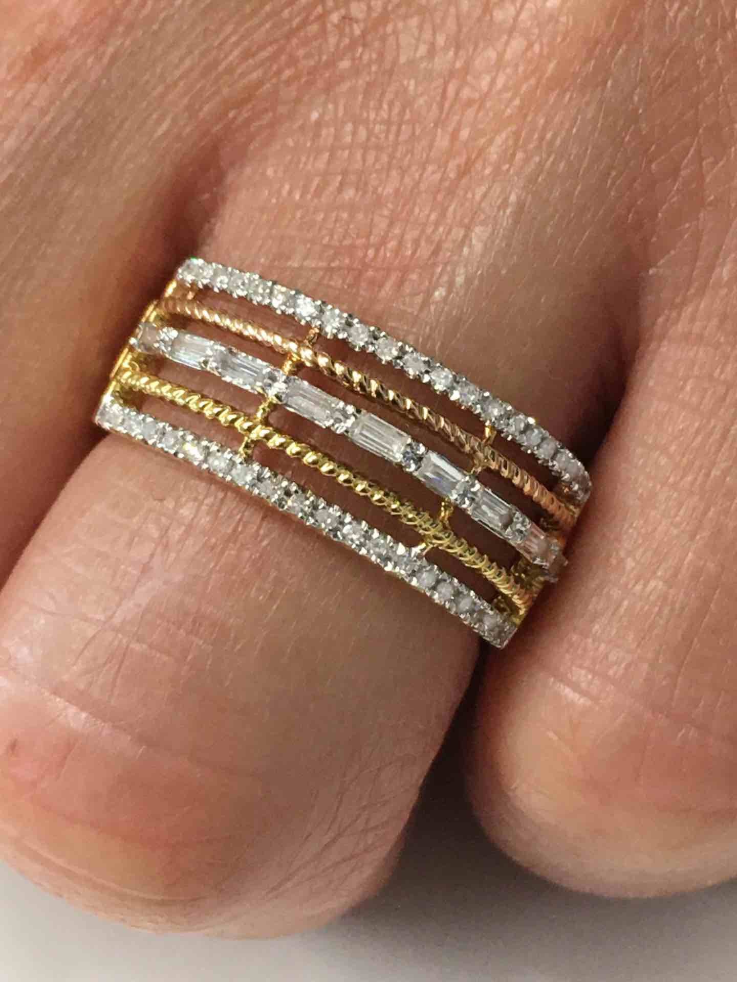 Anillo EDIL 5 alianzas en oro 3 colores con brillantes y baguettes - Roman Joyero