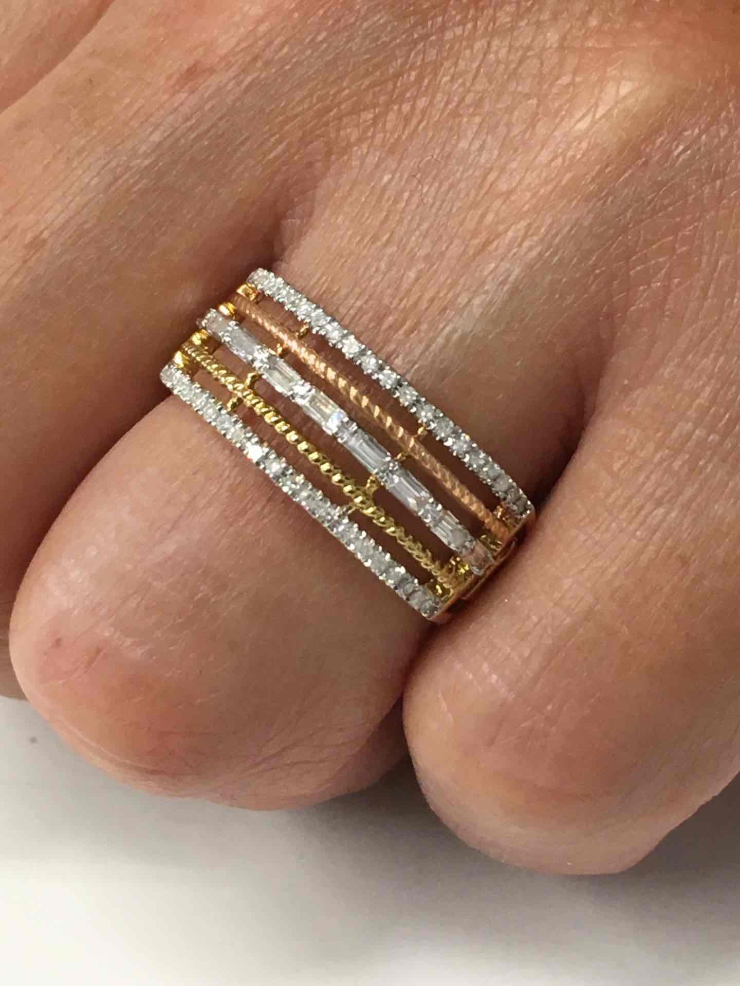 Anillo EDIL 5 alianzas en oro 3 colores con brillantes y baguettes - Roman Joyero