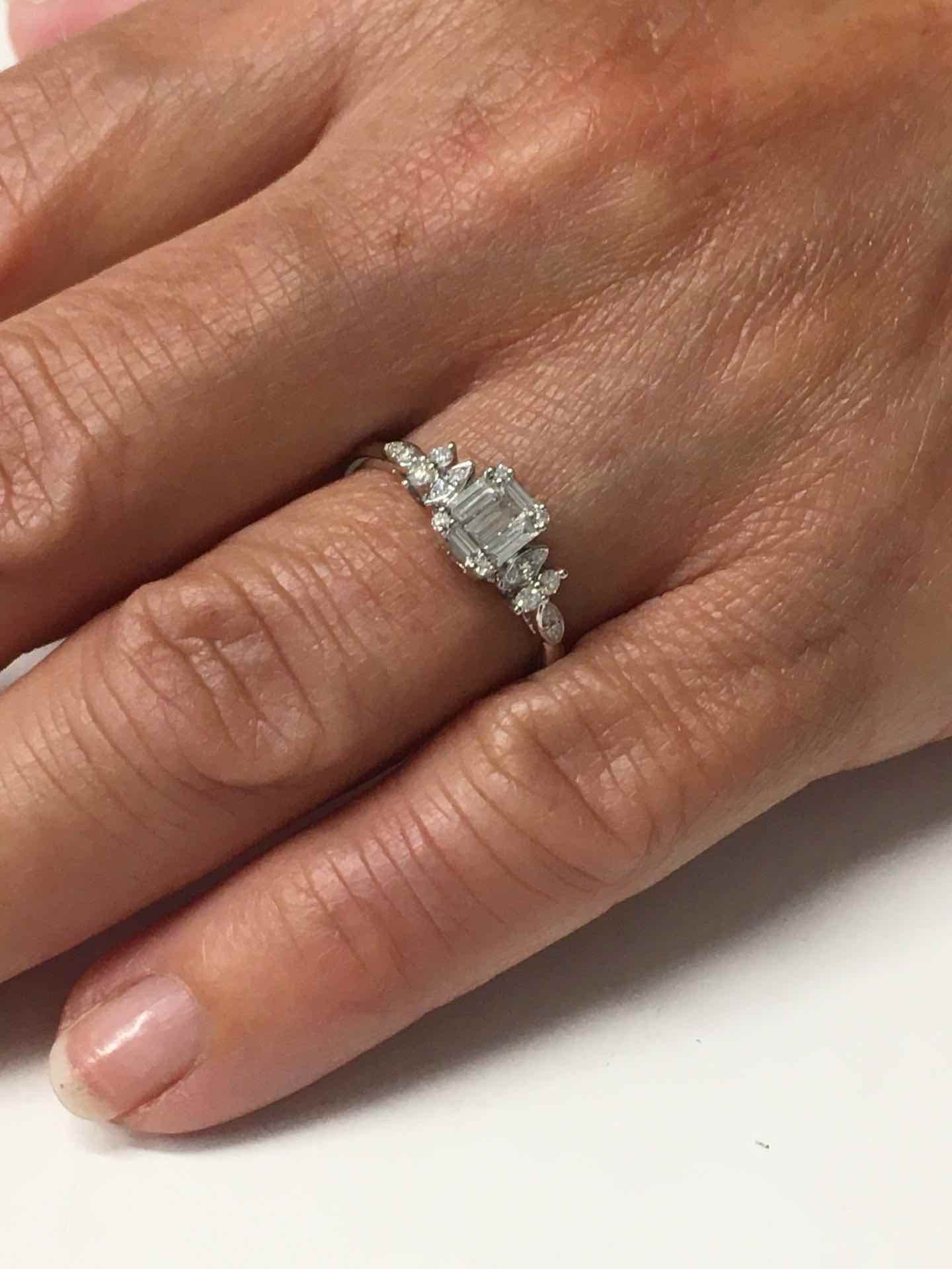 Anillo METIN en oro blanco de 18 kts con brillantes y baguettes - Roman Joyero