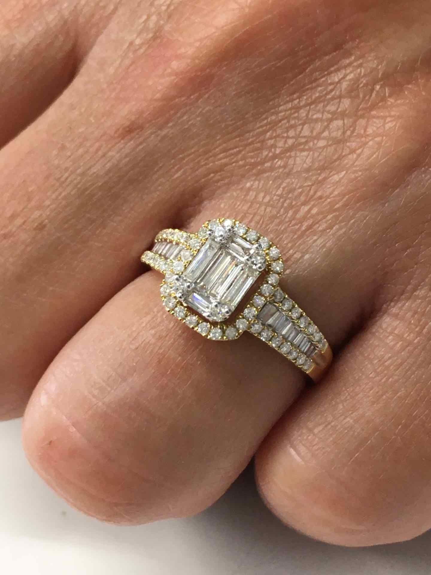 Anillo ENVER oro amarillo 18 kts con brillantes y baguettes - Roman Joyero