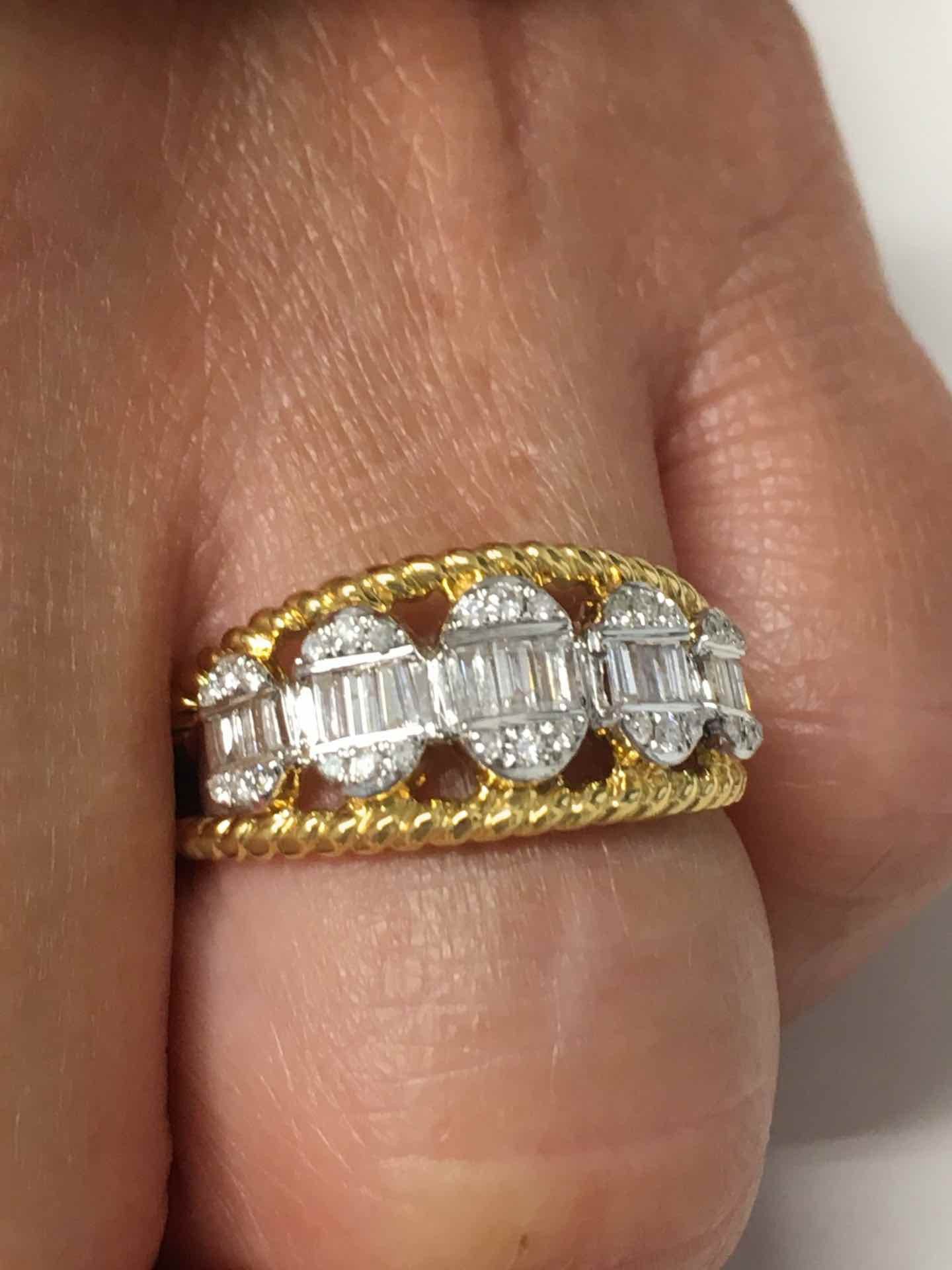 Anillo VEDA en oro amarillo de 18 kts brillantes y baguettes - Roman Joyero