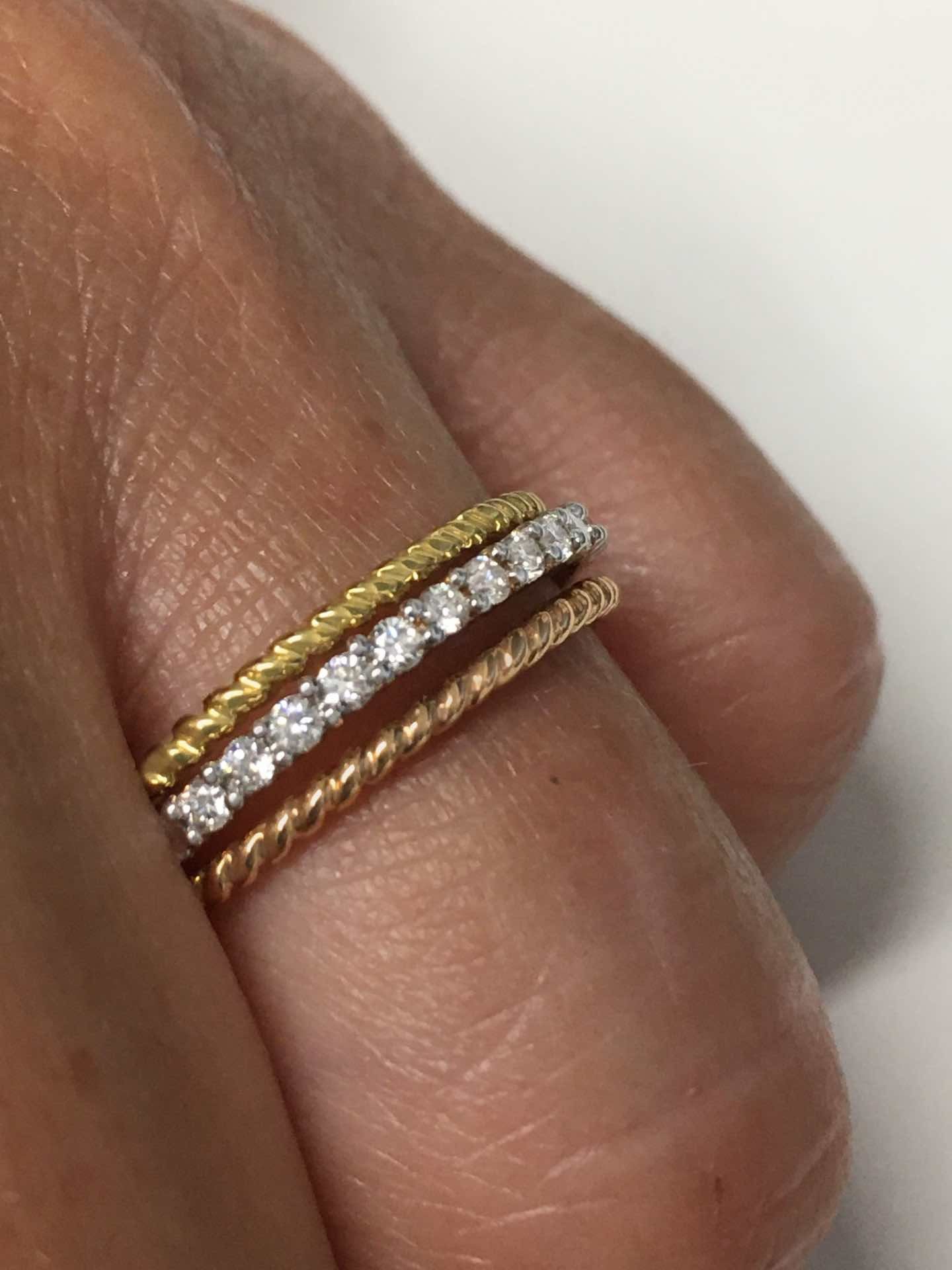 Anillo EMIR alianzas oro de 3 colores de 18 ktes con brillantes - Roman Joyero