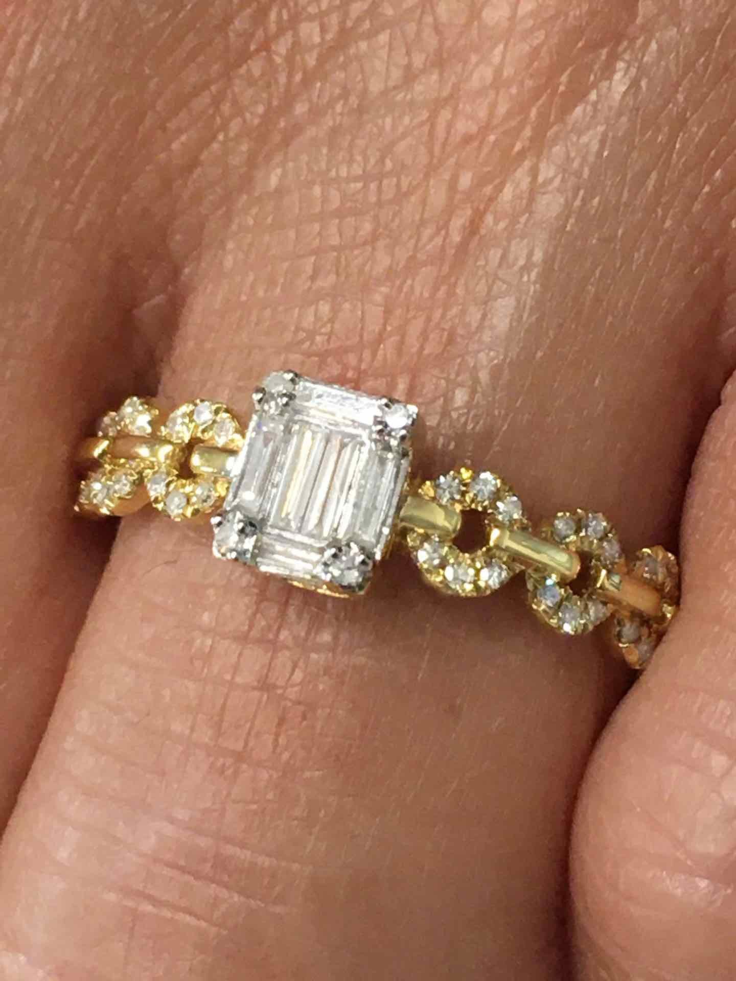 Anillo DIDA en oro amarillo de 18 kts brillantes y baguettes - Roman Joyero
