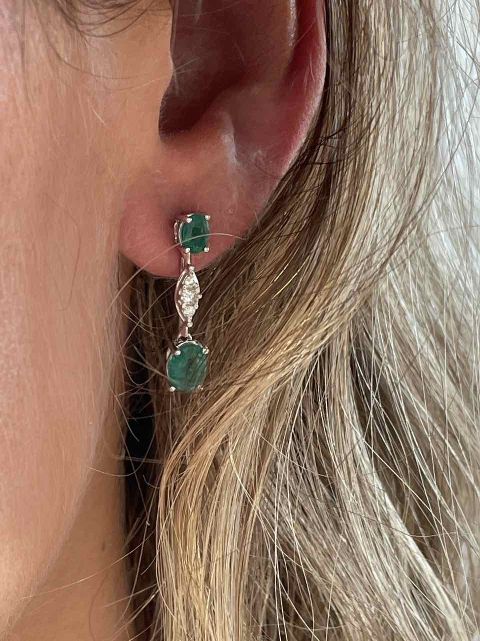 Pendientes SEVDA de oro blanco con diamantes y zafiros en 2 tallas