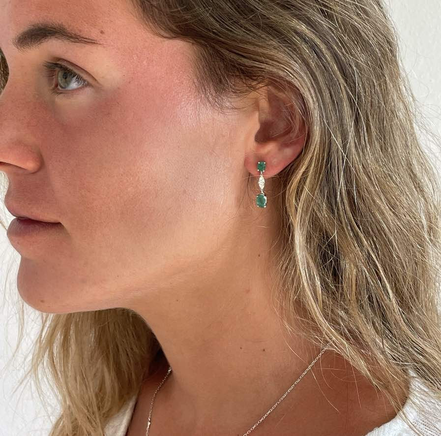 Pendientes SEVDA de oro blanco con diamantes y zafiros en 2 tallas