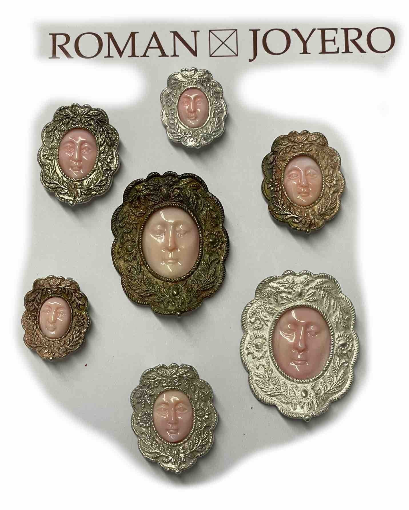 Medalla Rostrillo de plata Virgen del ROCIO en concha fina