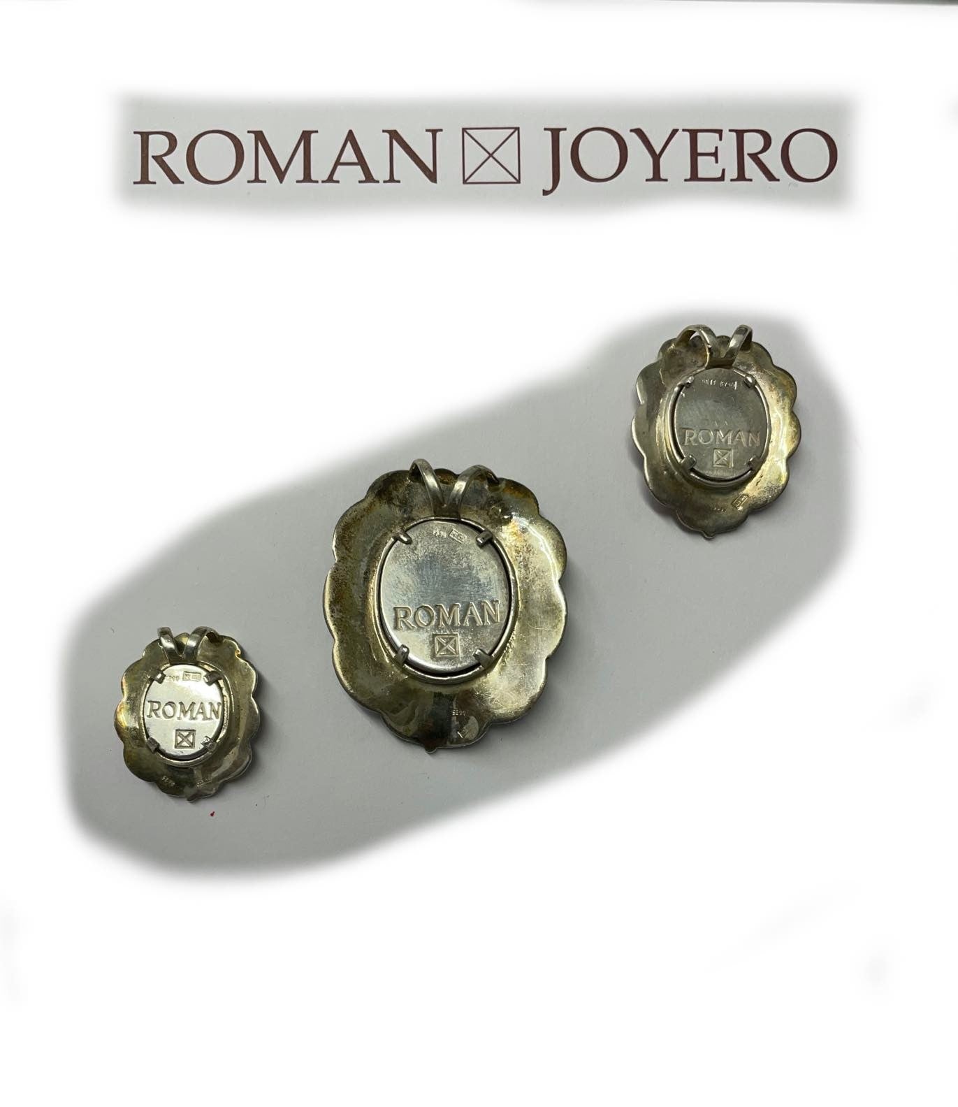 Medalla Rostrillo de plata Virgen del ROCIO en concha fina