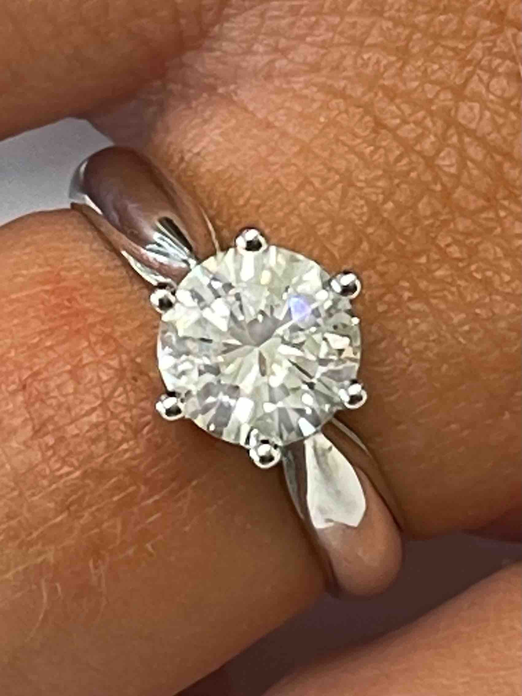 Solitario oro AMOR ETERNO con brillante