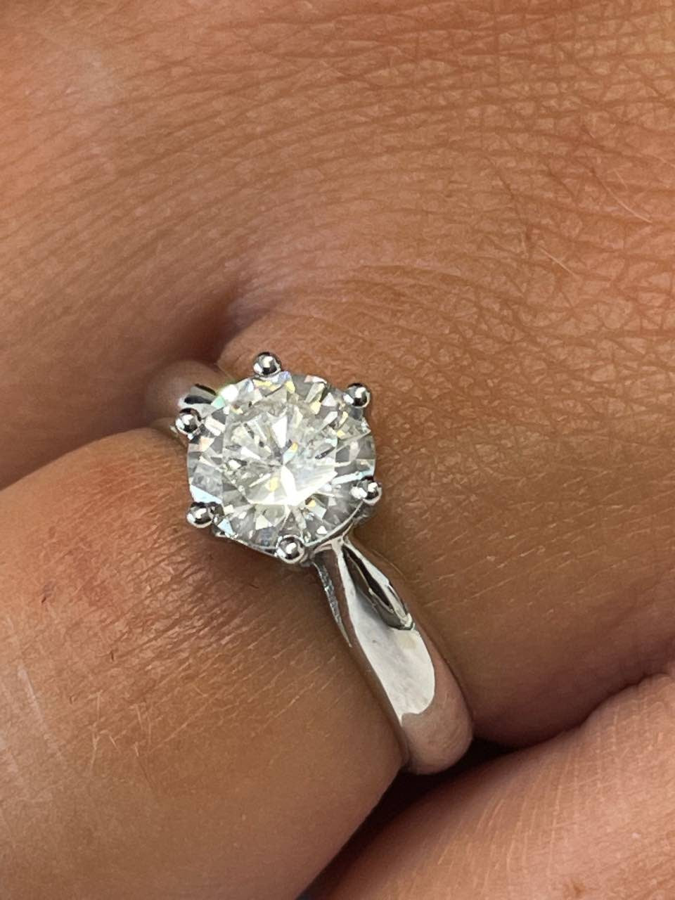 Solitario oro AMOR ETERNO con brillante