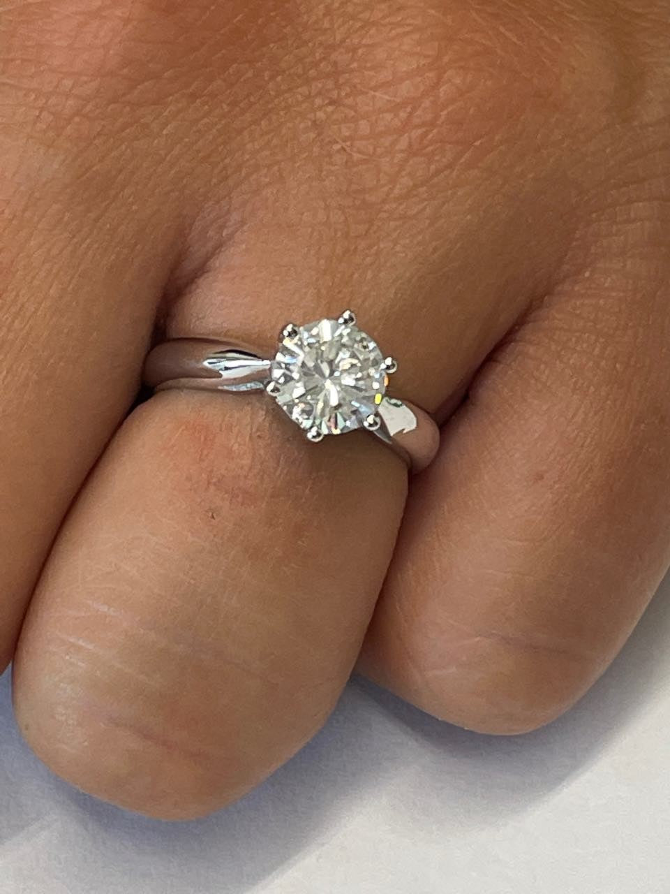 Solitario oro AMOR ETERNO con brillante