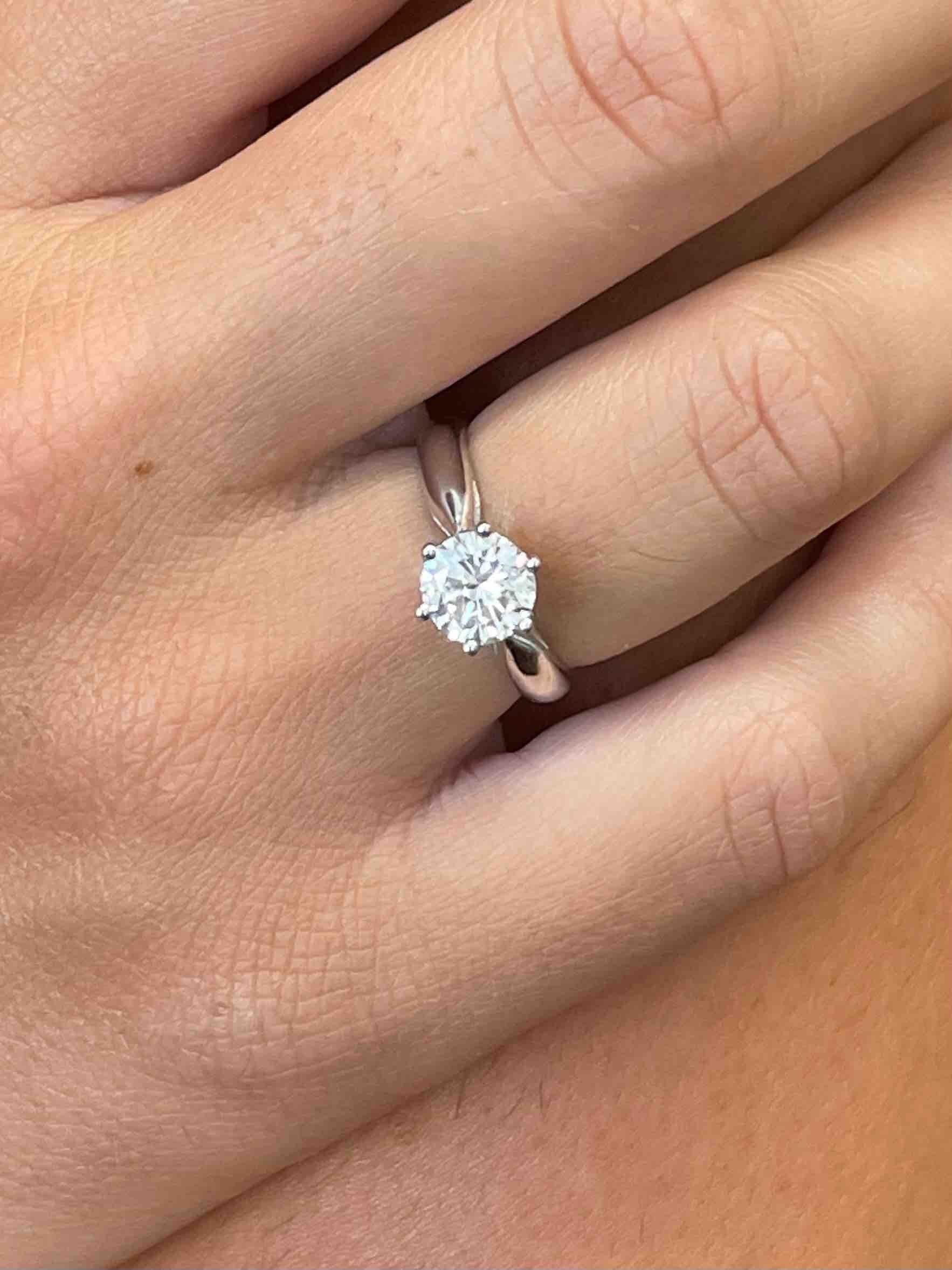 Solitario oro AMOR ETERNO con brillante