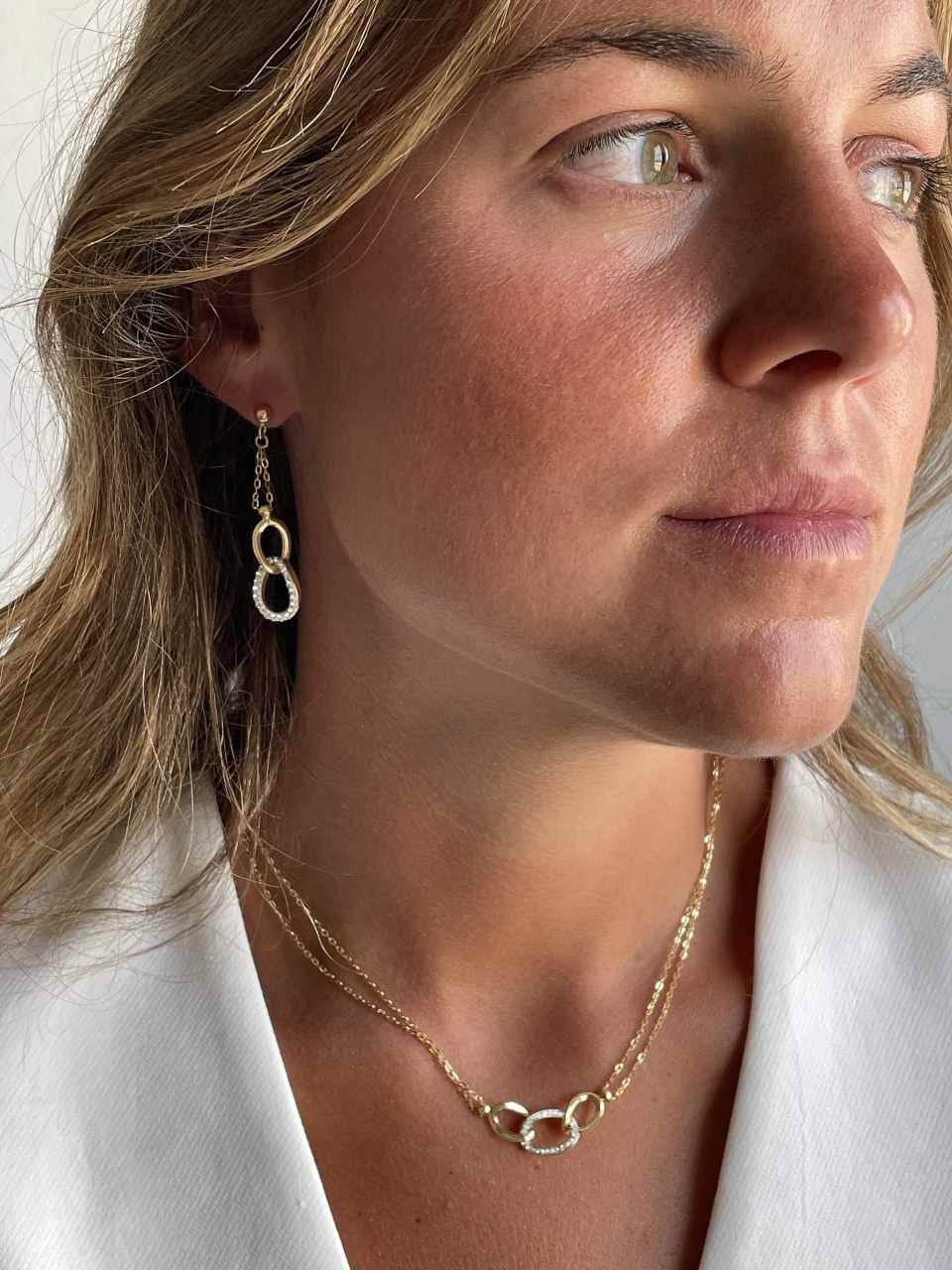 Gargantilla ERDAL en oro amarillo de 18 kilates con circonitas