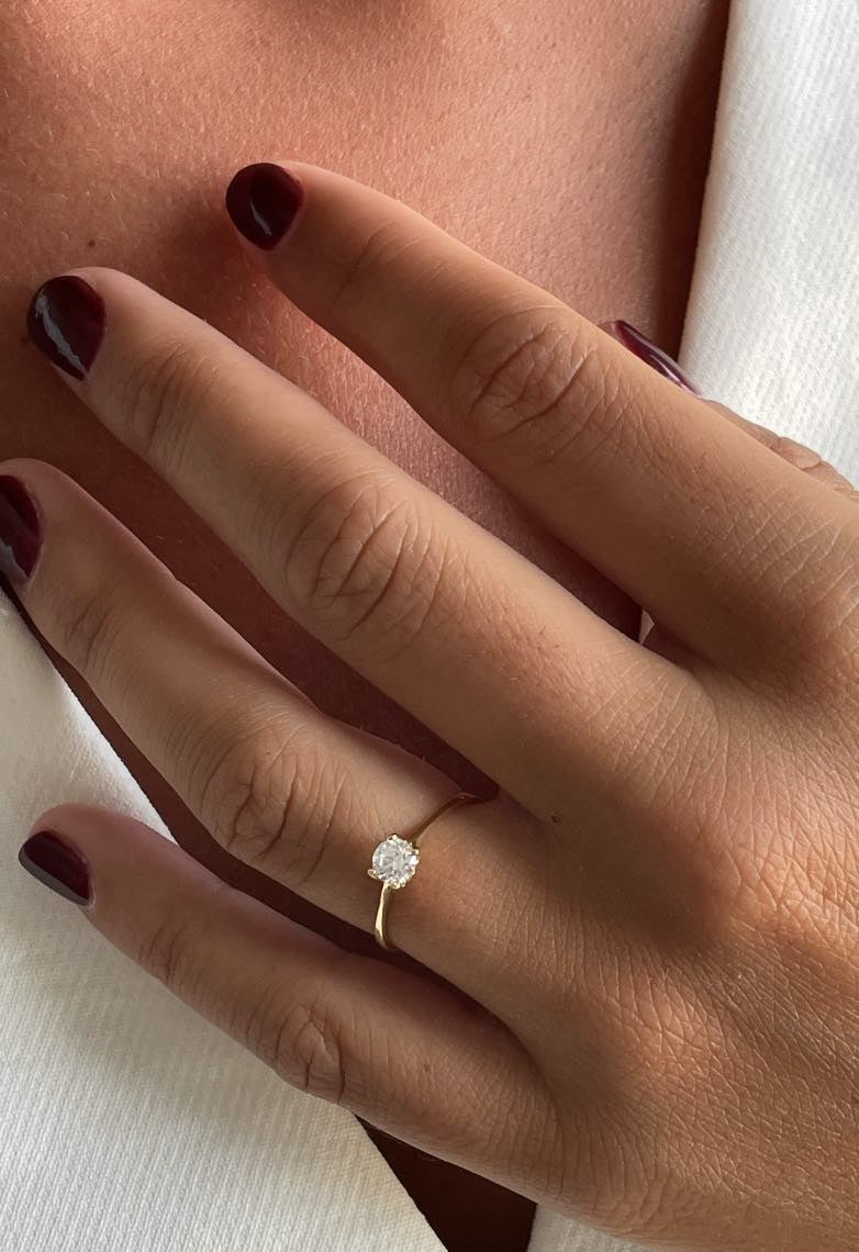 Anillo SARP de compromiso en oro blanco o amarillo con circonita