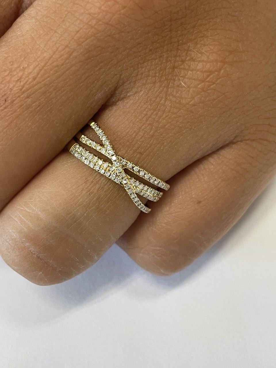 Anillo ELENI alianzas con brillantes en oro amarillo entrelazadas - Roman Joyero