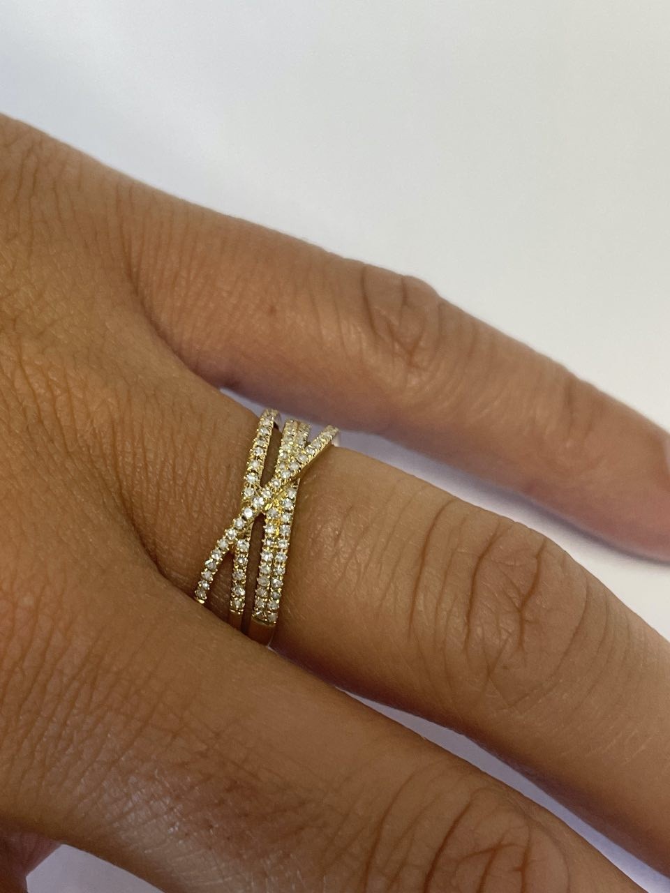 Anillo ELENI alianzas con brillantes en oro amarillo entrelazadas - Roman Joyero