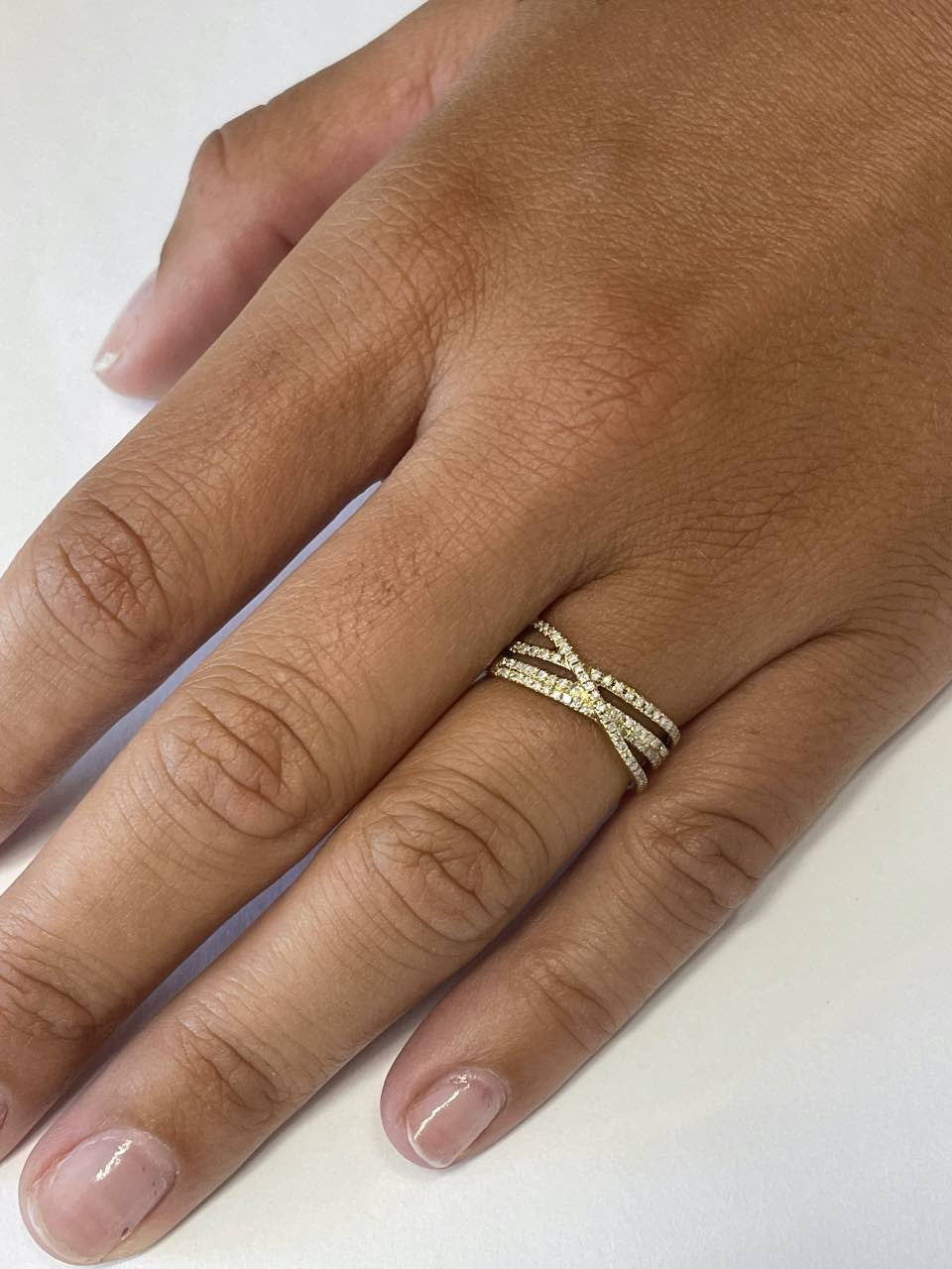 Anillo ELENI alianzas con brillantes en oro amarillo entrelazadas - Roman Joyero