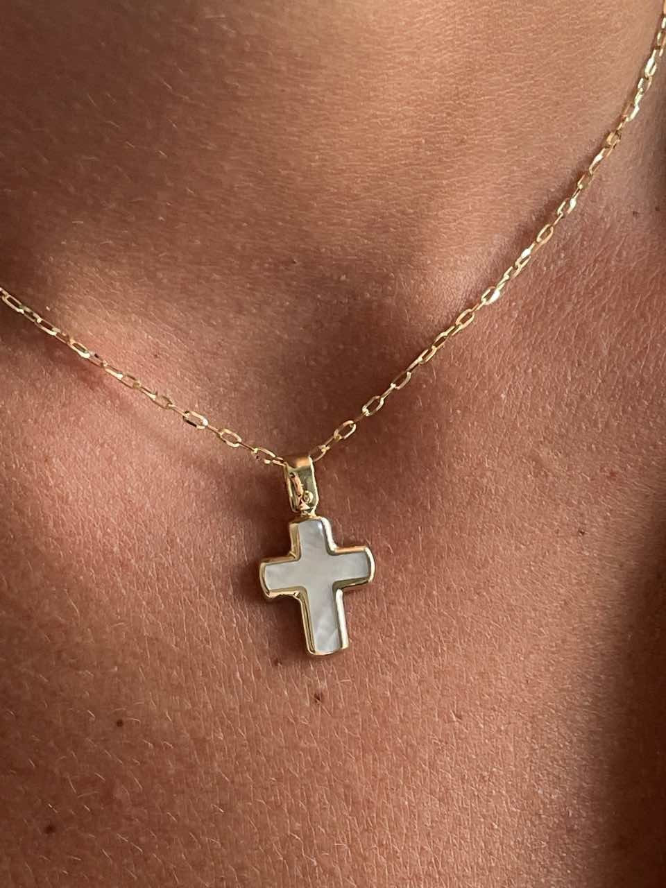 Cruz SUNGUR en nacar blanco y oro amarillo de 18 kilates