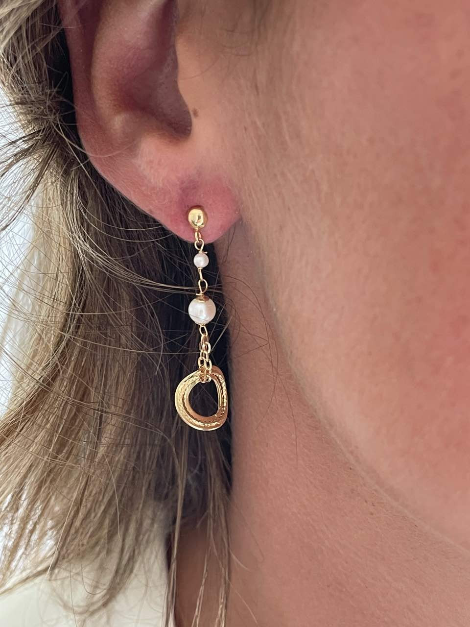 Pendientes ERSIN largos con perlas cultivadas en oro amarillo - Roman Joyero