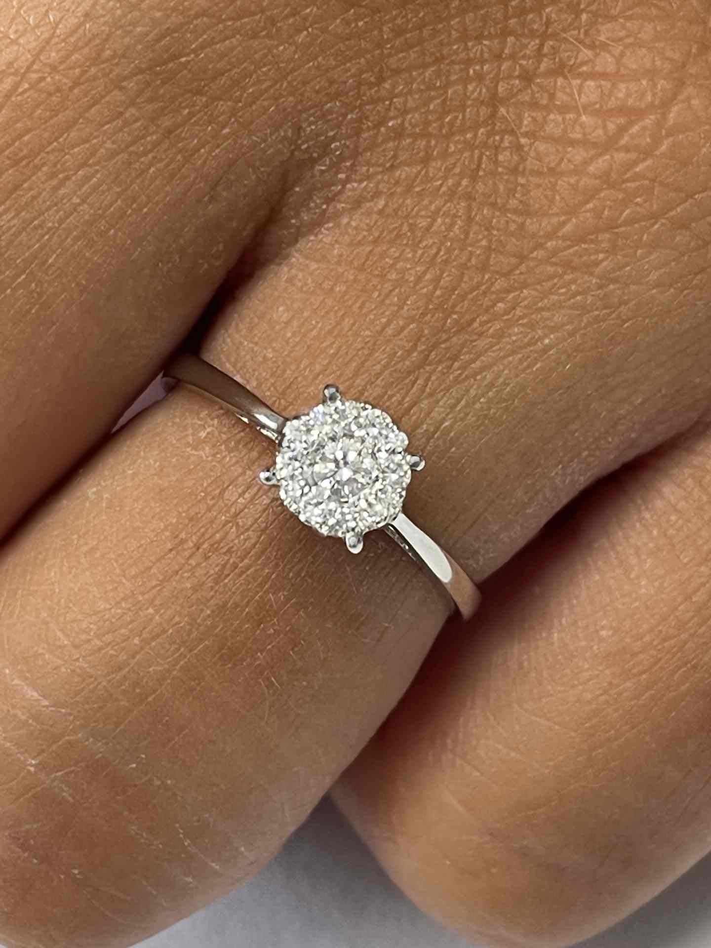 MINIK anillo solitario pedida rosetas de brillantes central