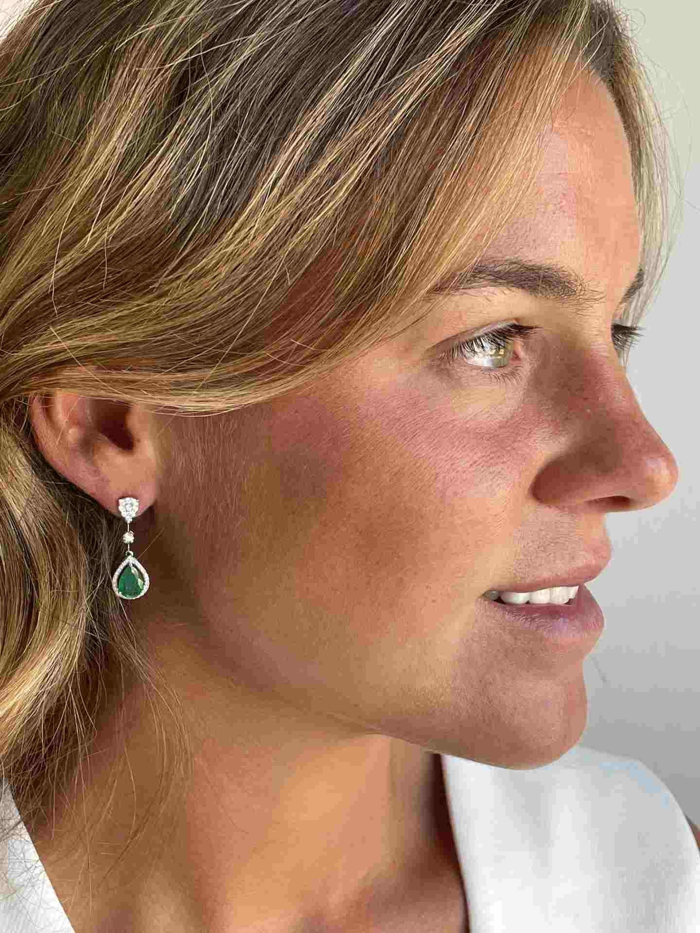 LIBERTY, pendientes de esmeraldas y oro blanco