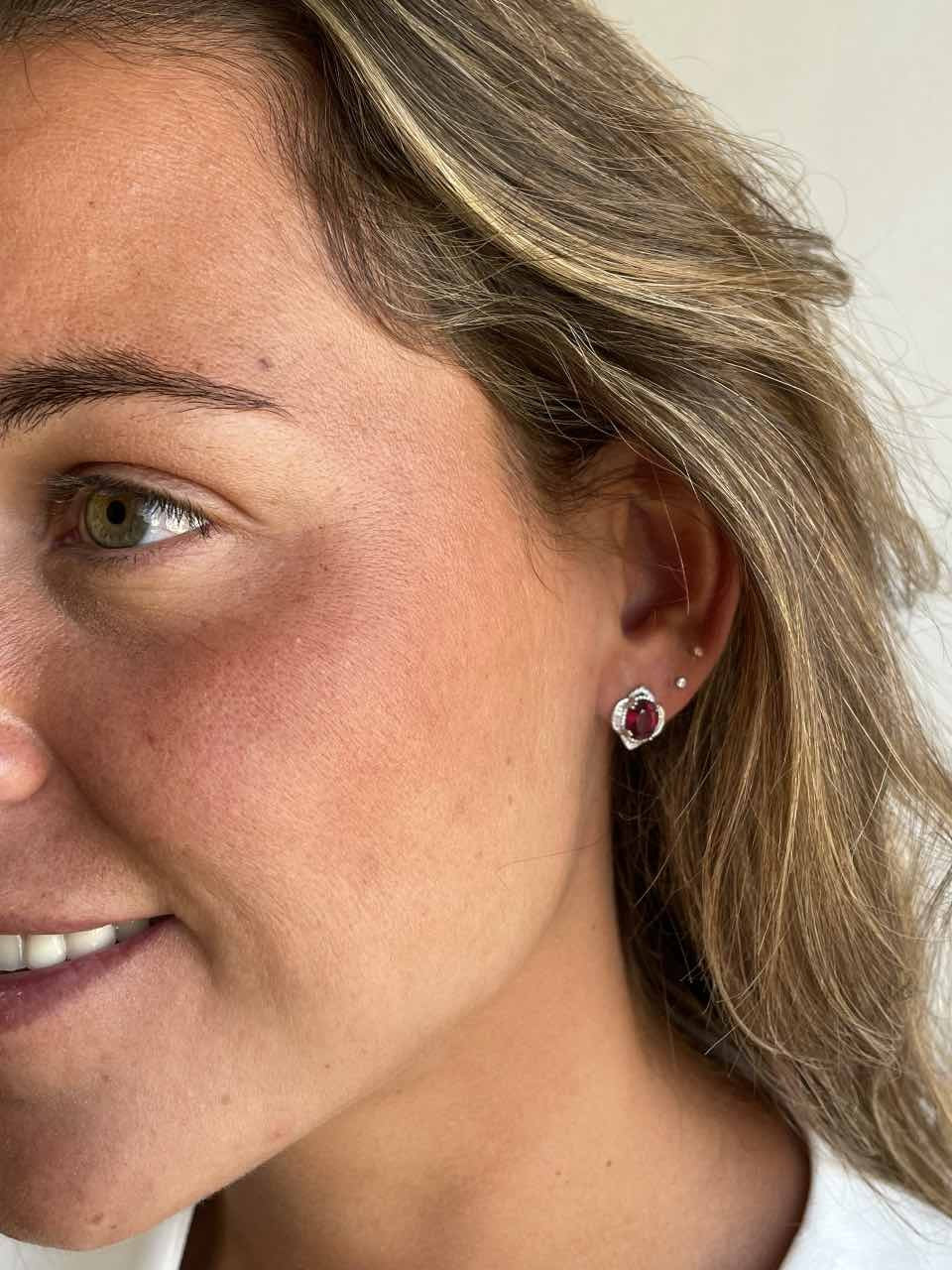 BALABAN pendientes Rubies en oro blanco baguettes y brillantes