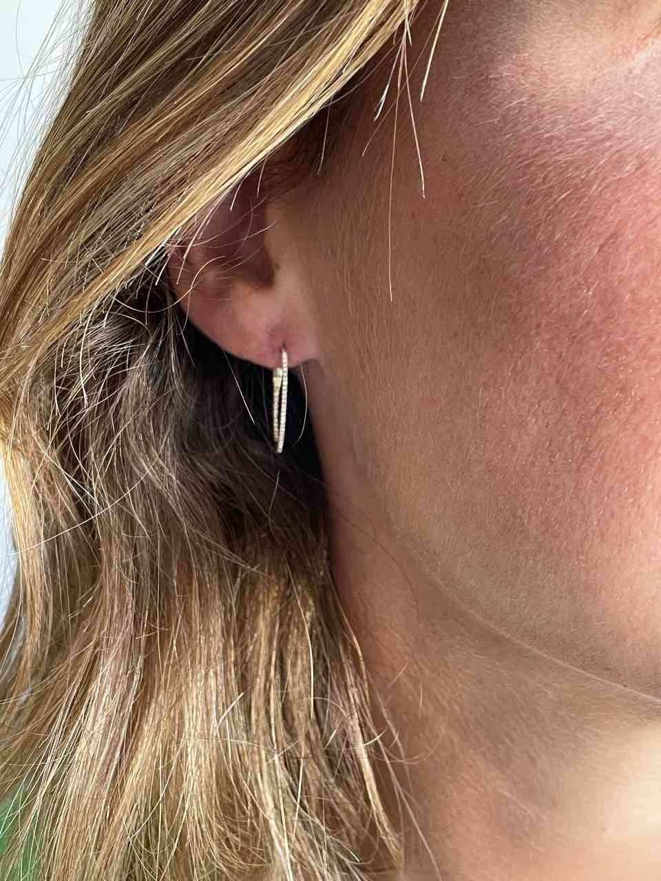 Pendientes argollas ZELIS en oro amarillo de 18 ktes con brillantes