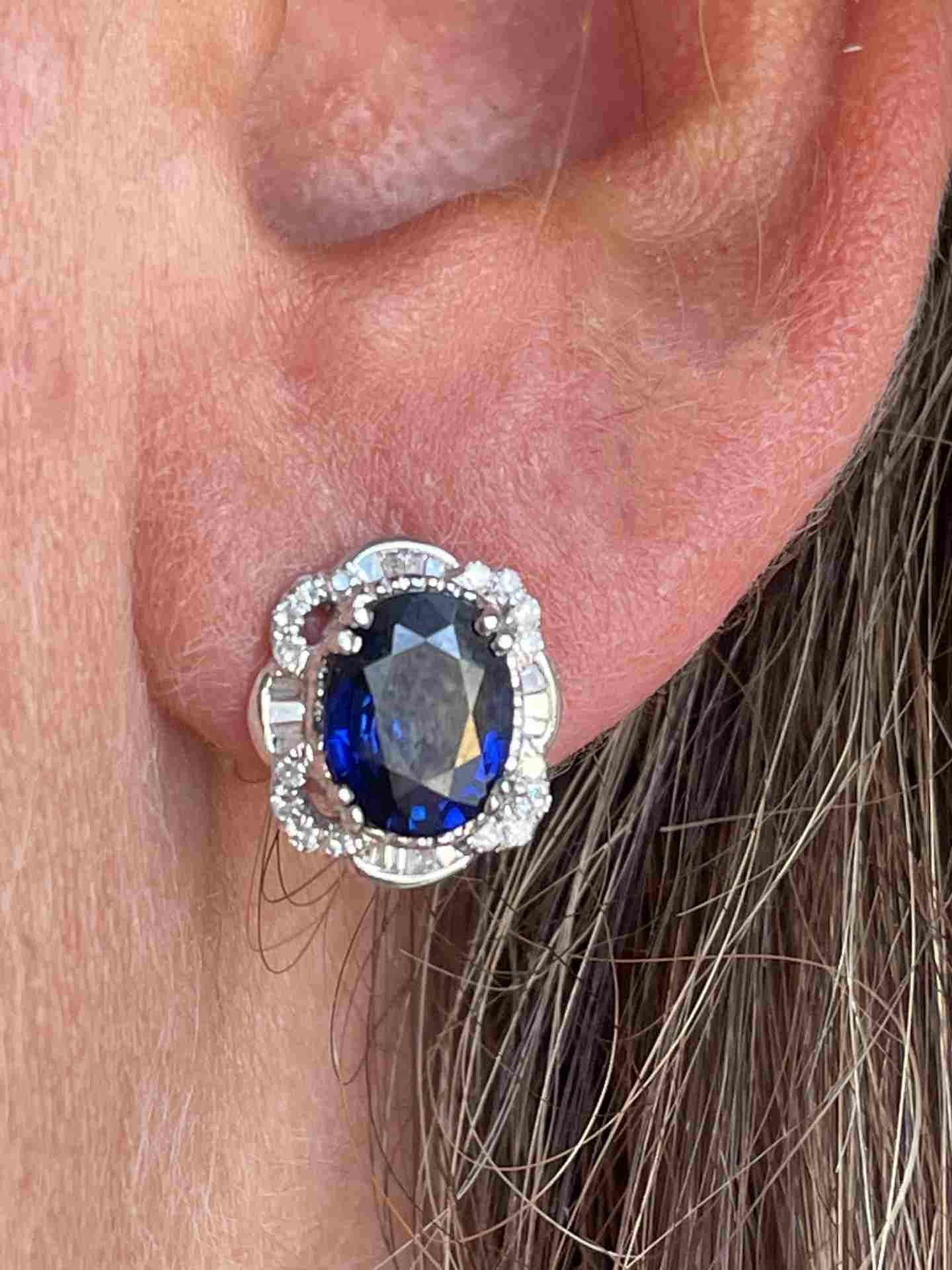 Pendientes brillantes KORKUT con zafiros en oro blanco 18 ktes