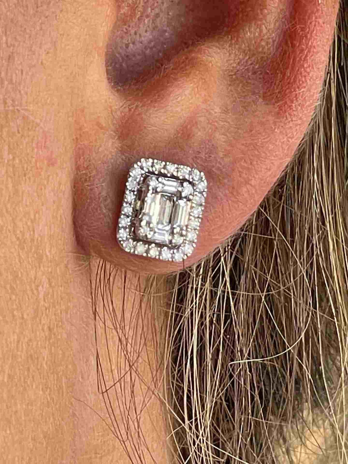 Pendiente rectangular KUZU en oro blanco de 18 ktes baguettes