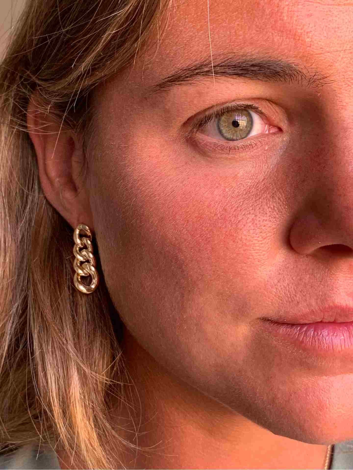 Pendiente ERDEM largos en oro amarillo de eslabones barbados - Roman Joyero